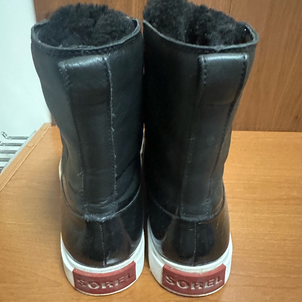 Sorel black waterproof boots - Picture 2 of 6